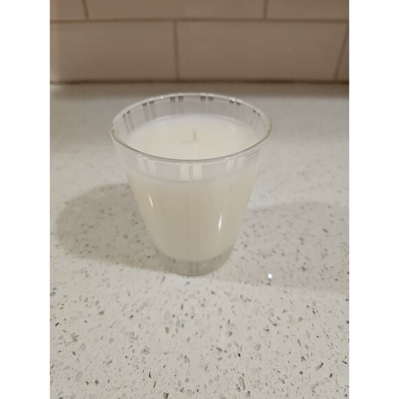 NEST New York Fragrances Grapefruit Scented Candle 8.1 oz New In Box Great Gift! - Picture 4 of 5